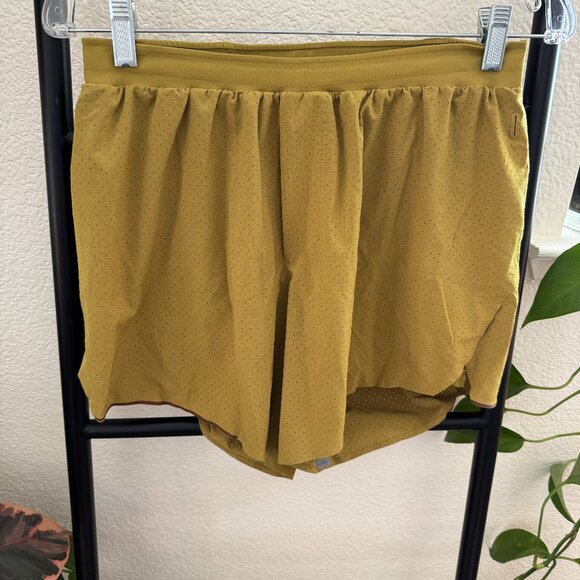 Lululemon Fast and Free Reflective High-Rise Classic-Fit Shorts Size Medium - Picture 1 of 6